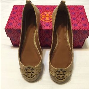Tory Burch nude flats, new with box and dust bag. Never used.